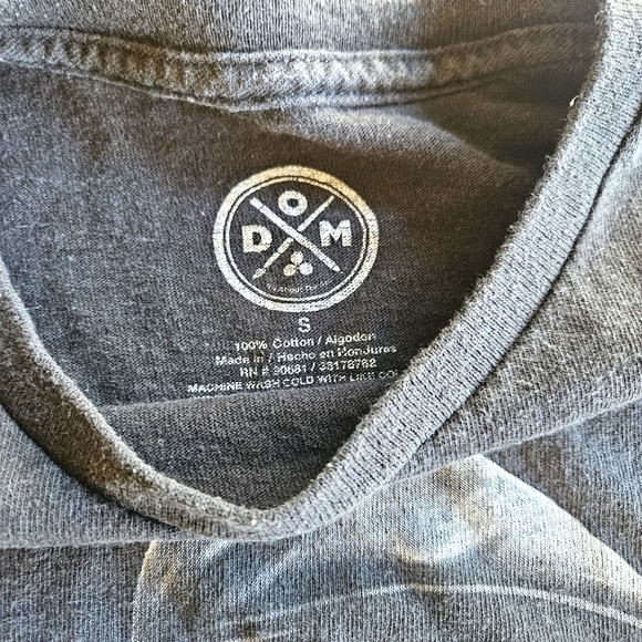 Cat tee size small - Picture 2 of 5